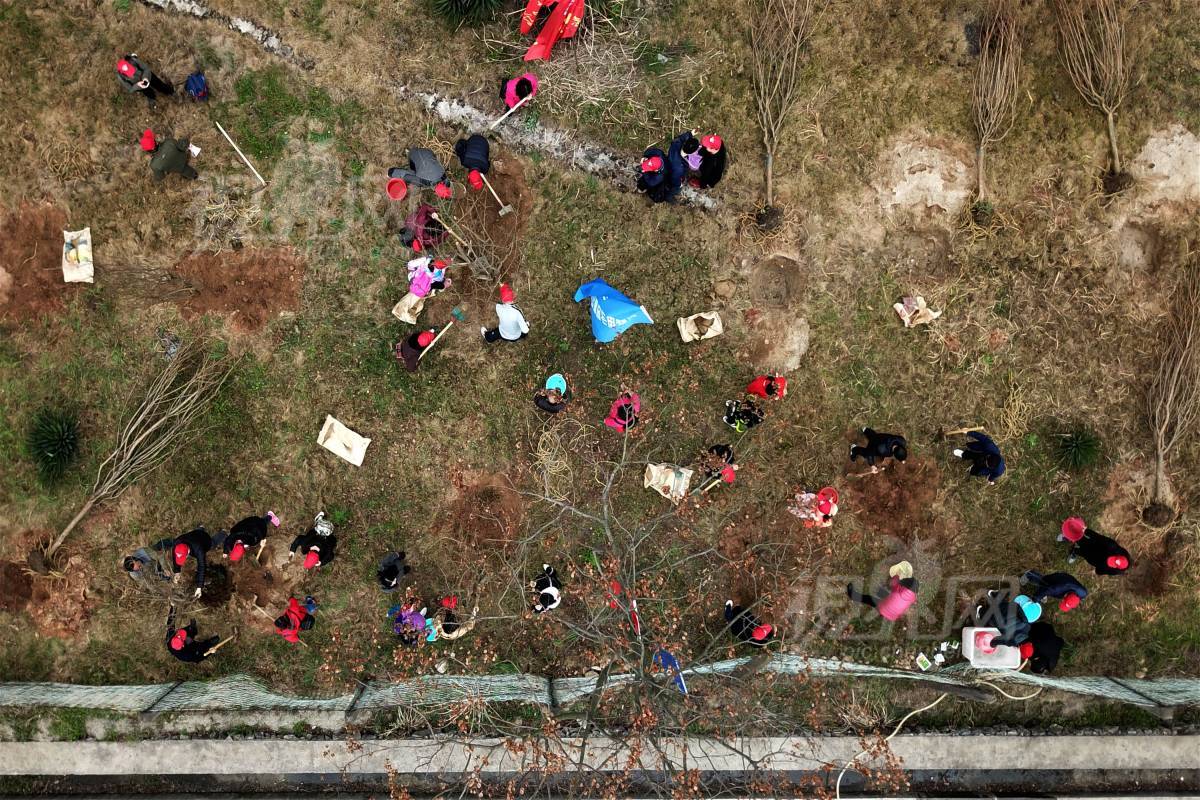 567687