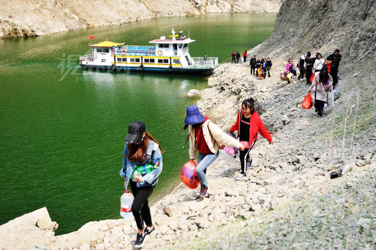 571181