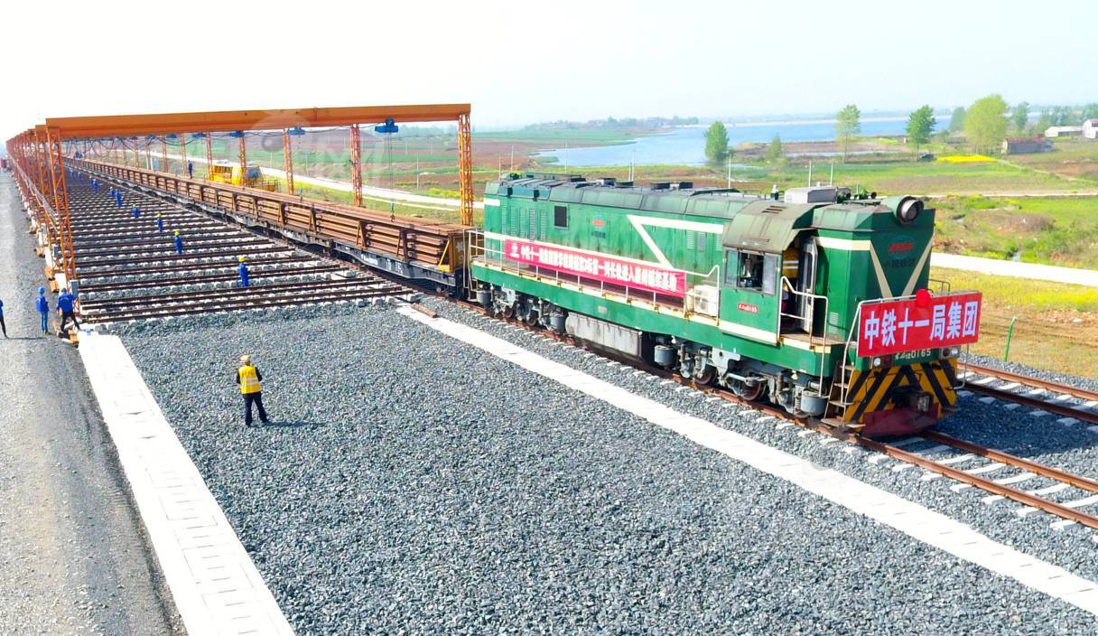 572230