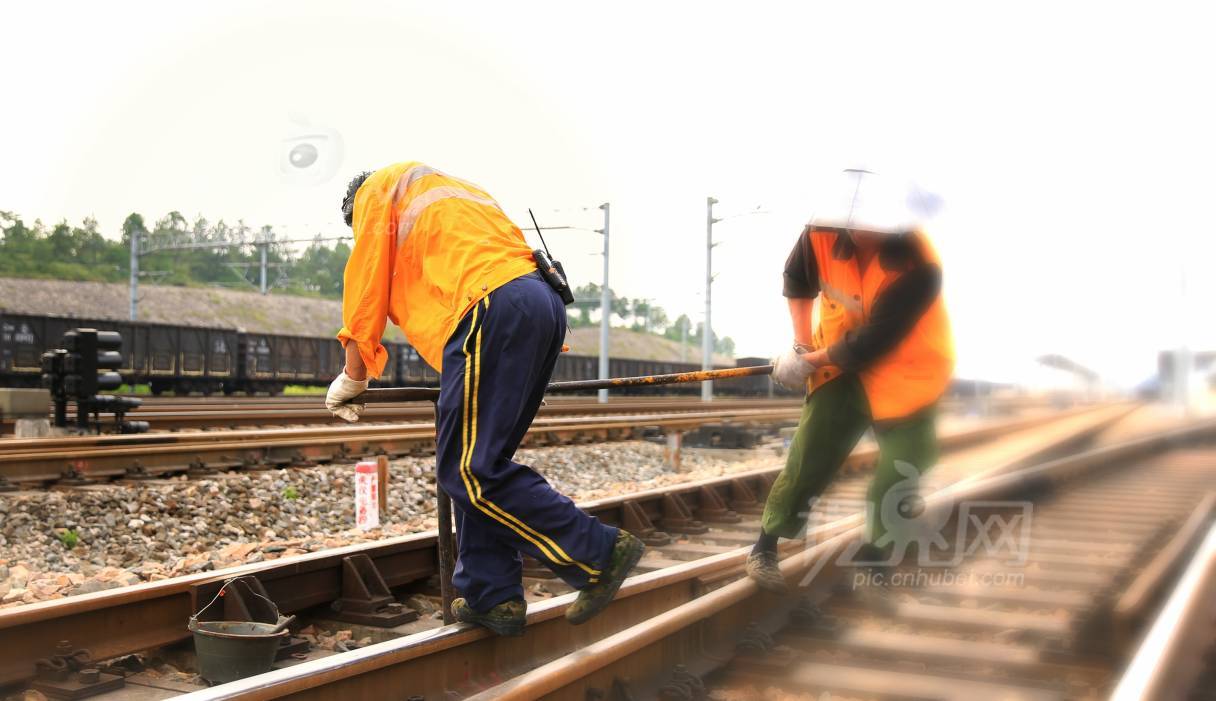 587345