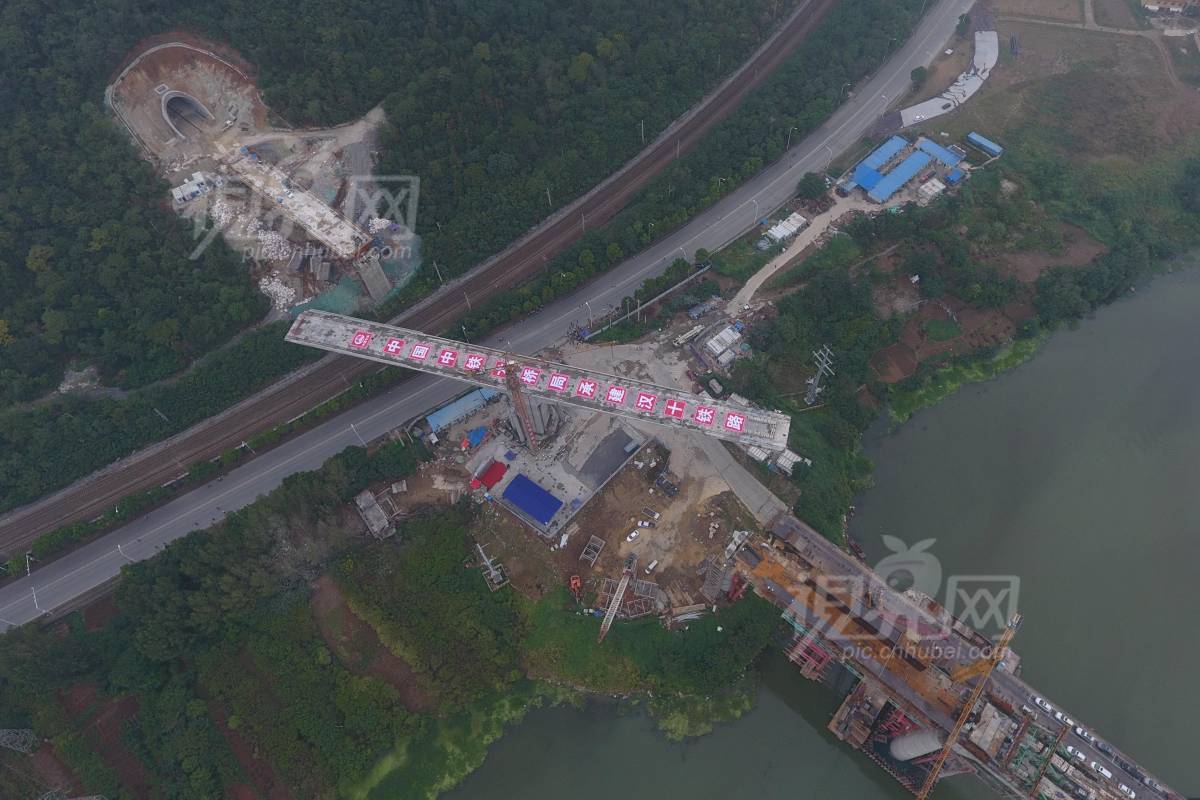 592955
