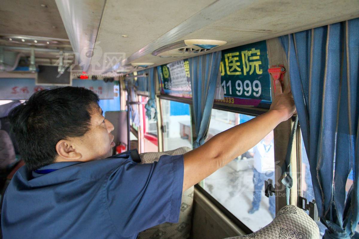 594335