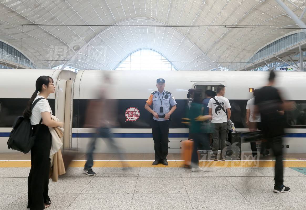 594713