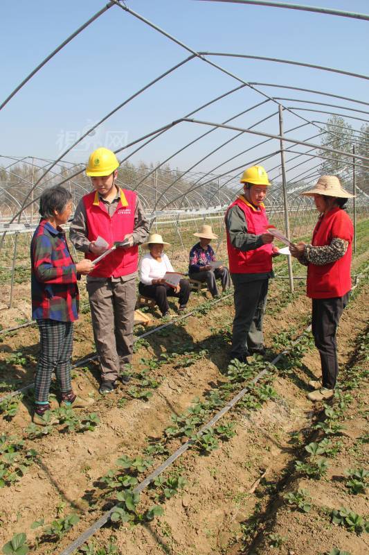 596083