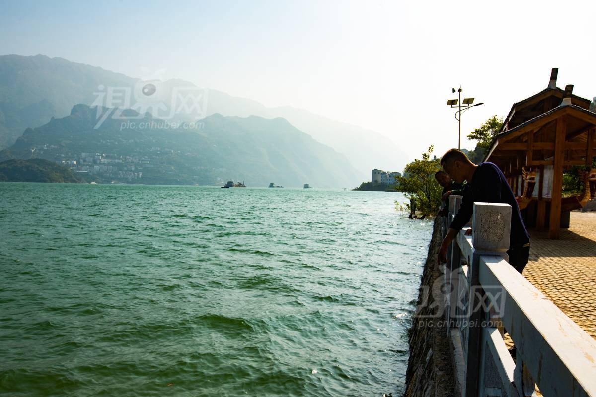 598181