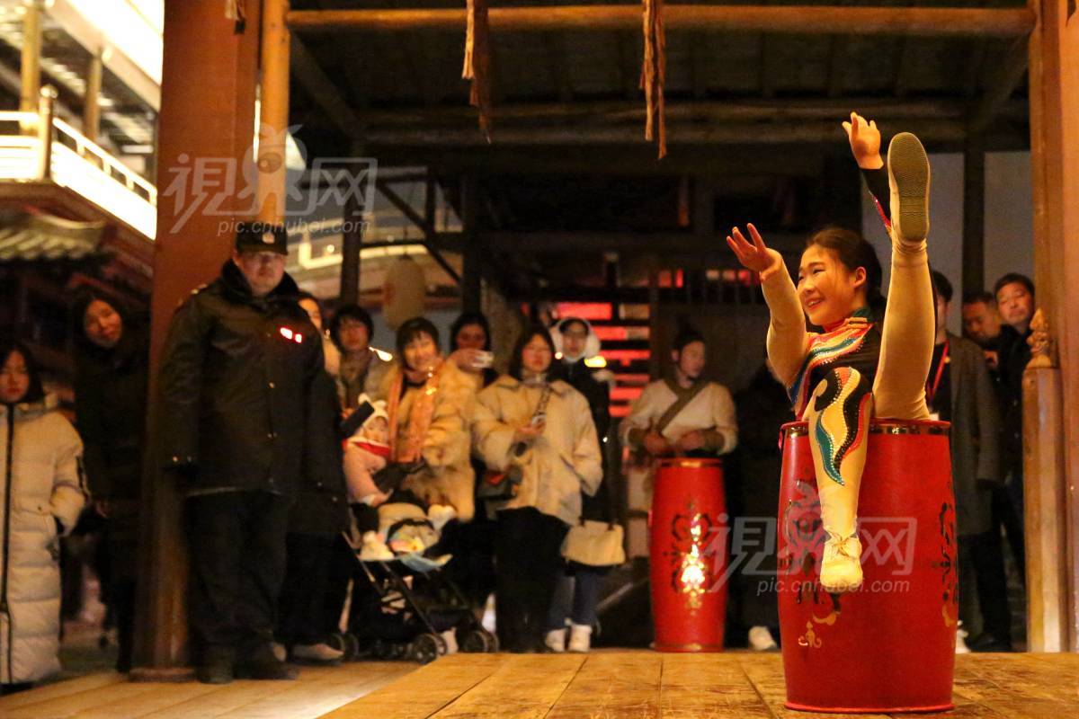 602761