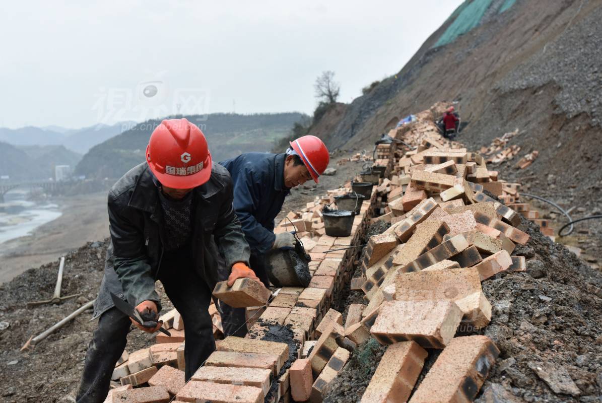 602998