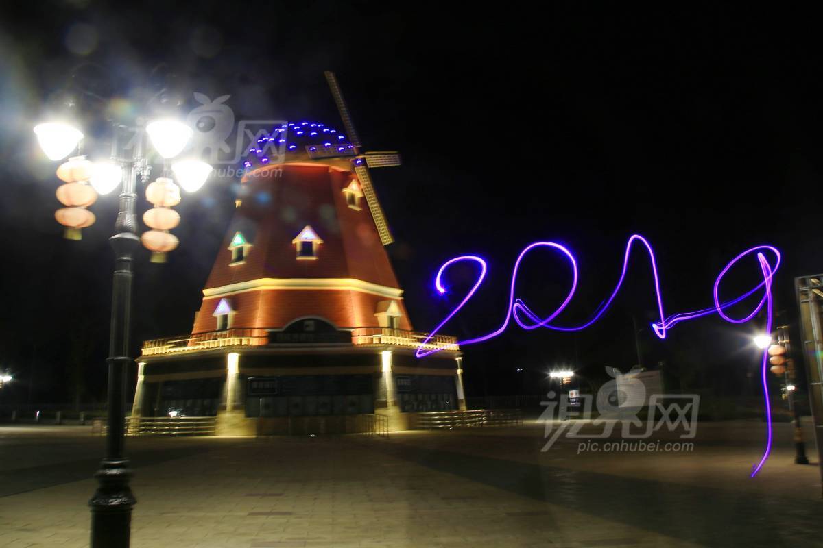 606144