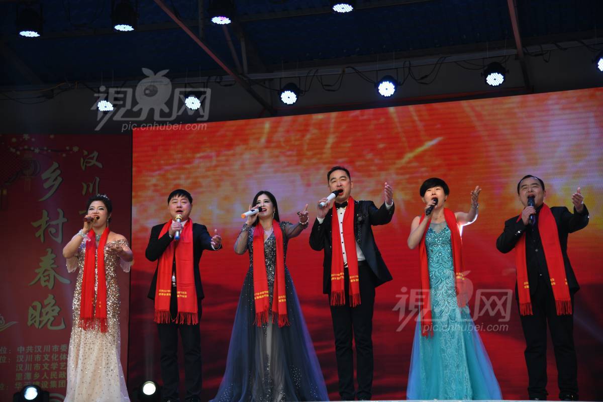 608805
