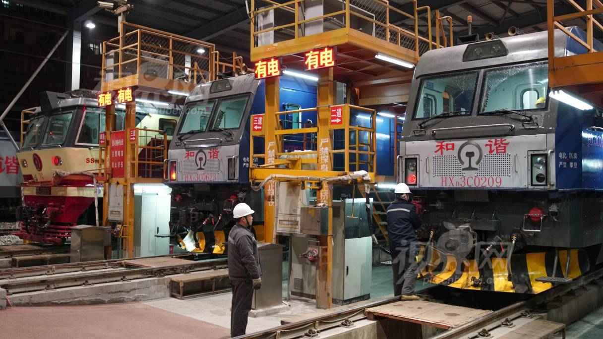 610882