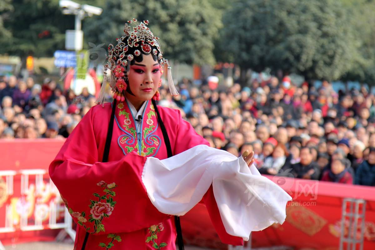 611318