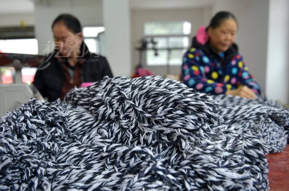 611845