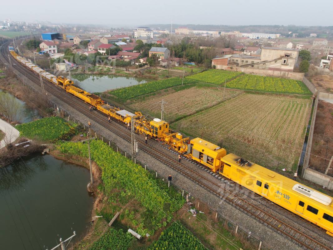615772