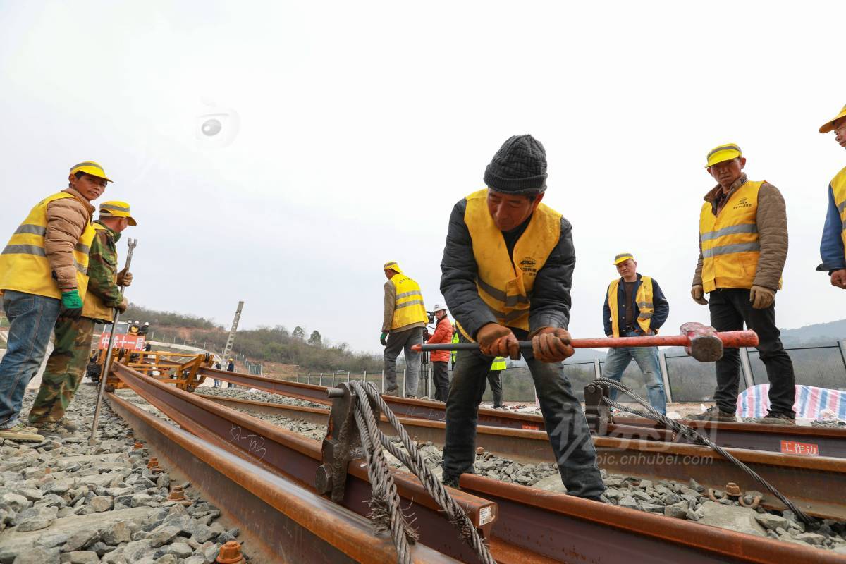 617178