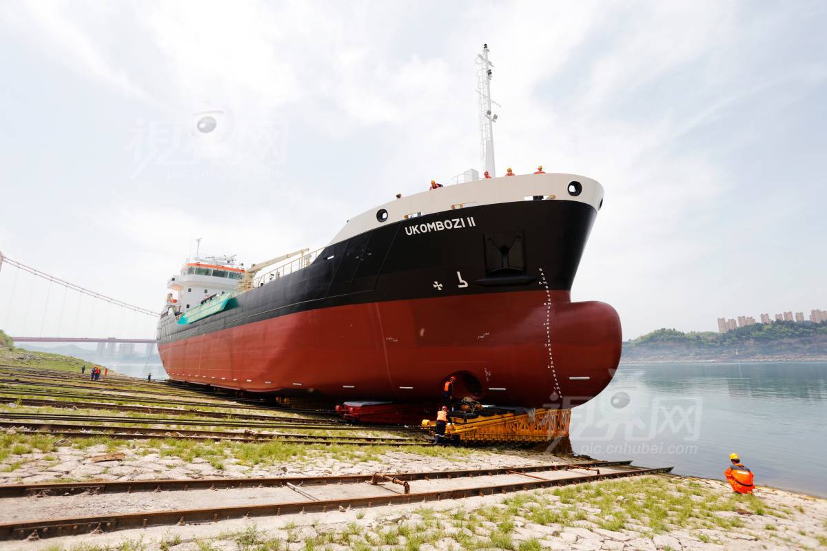 623061