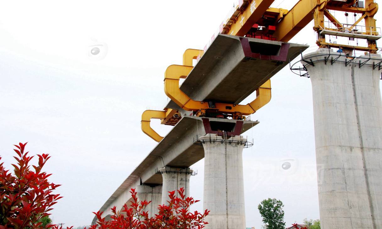 623676