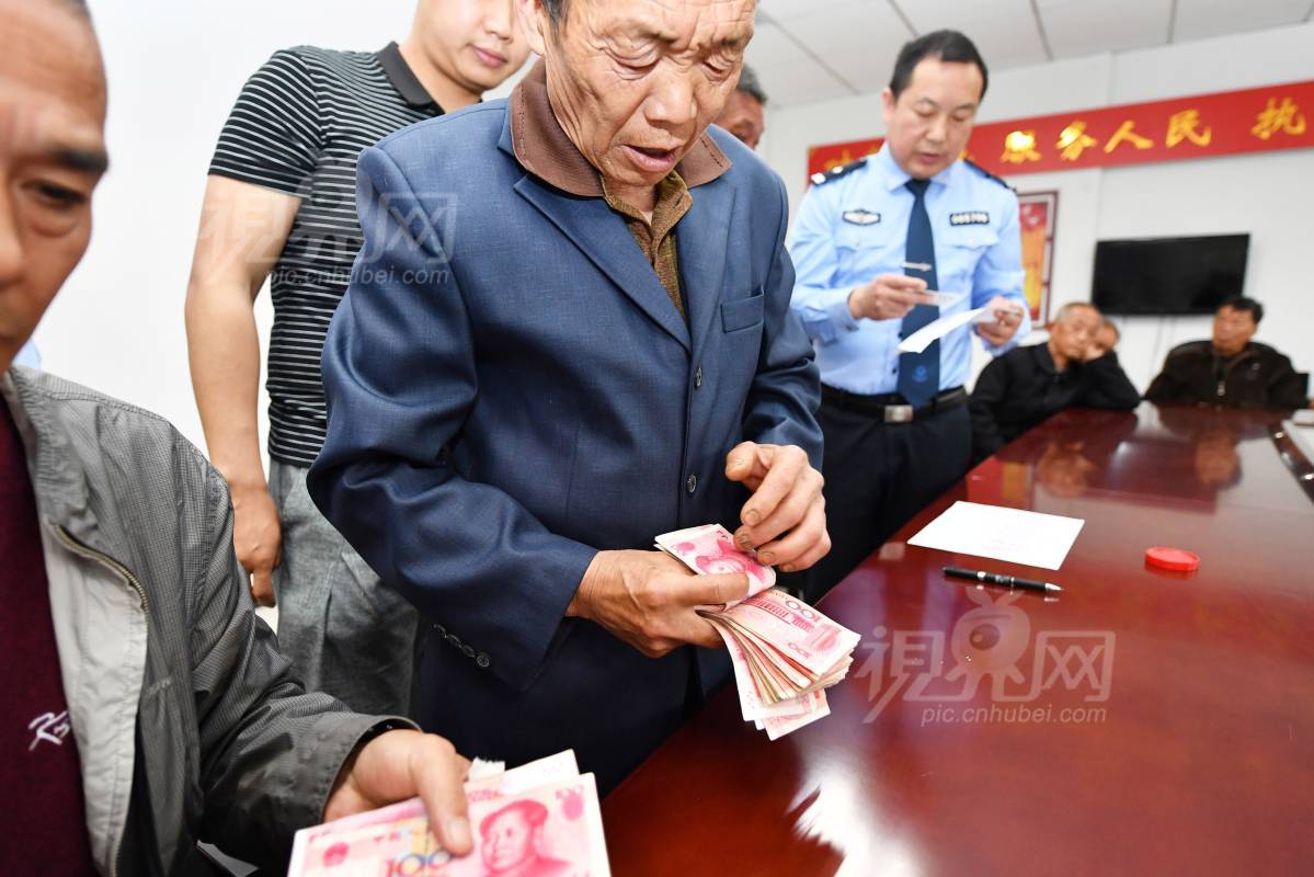 627312