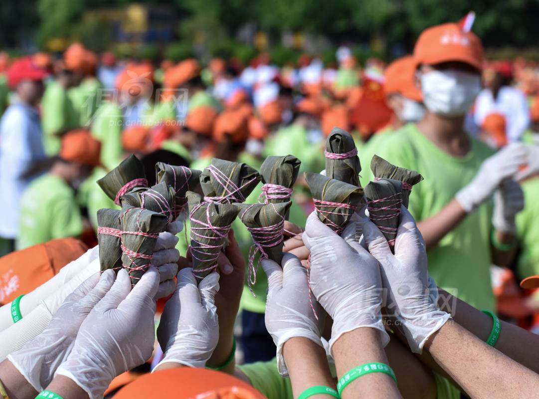 630700