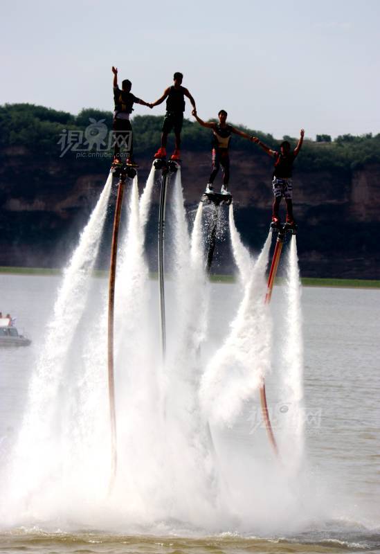 631397