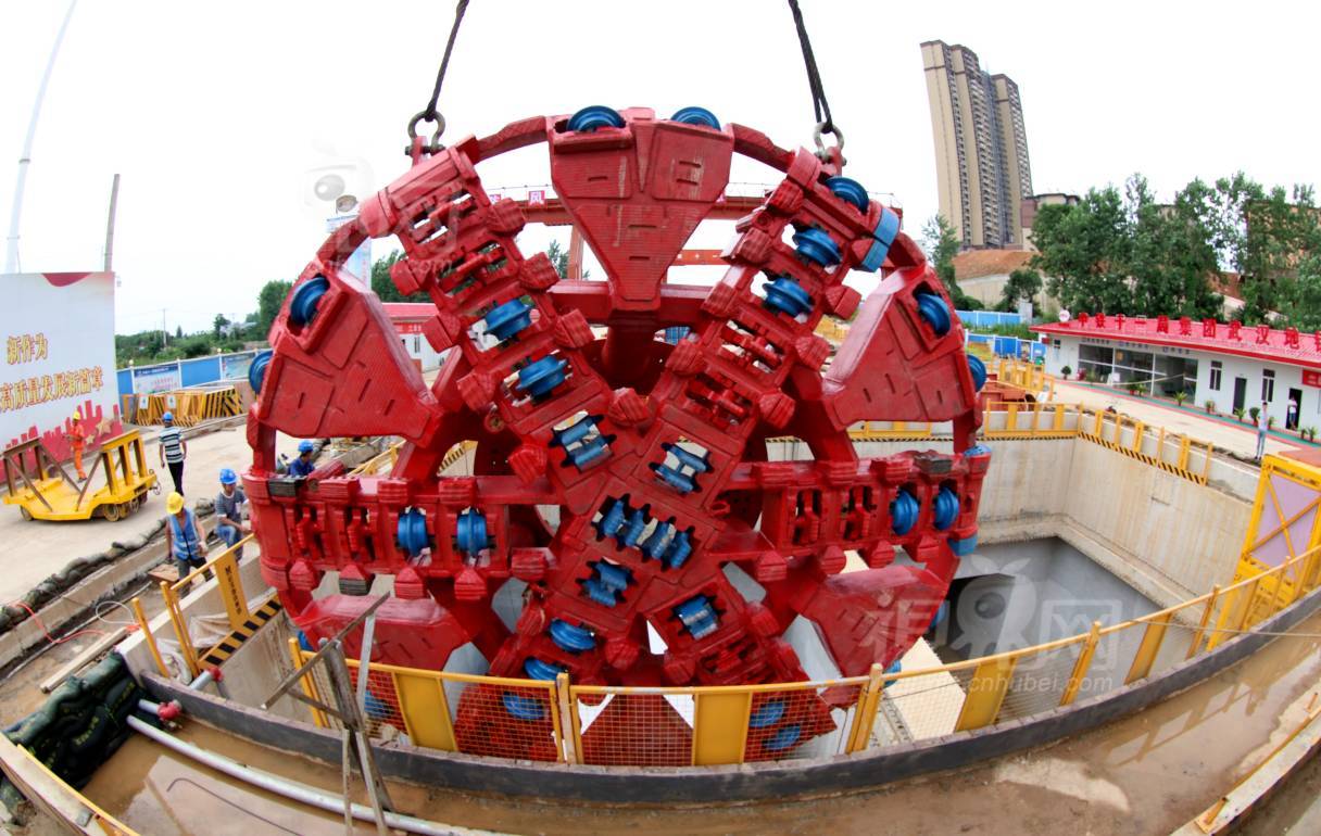 634657