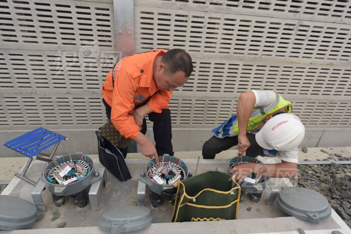 635528