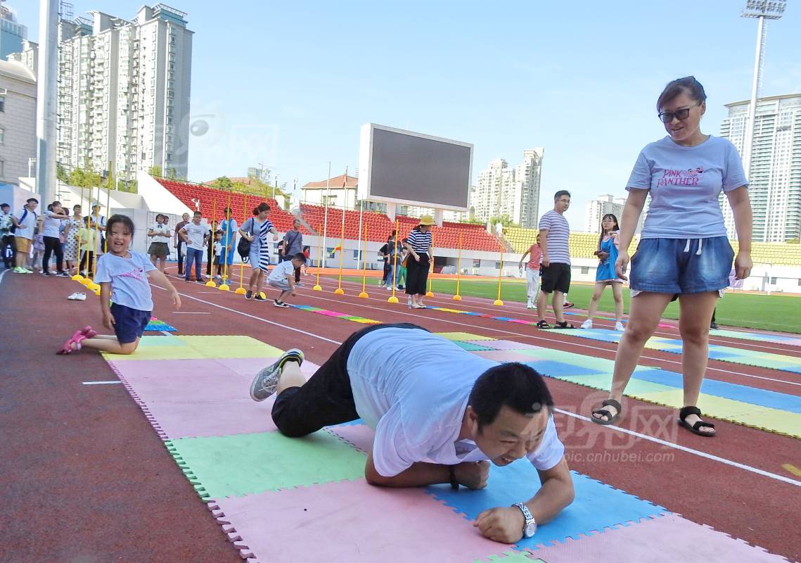 638429