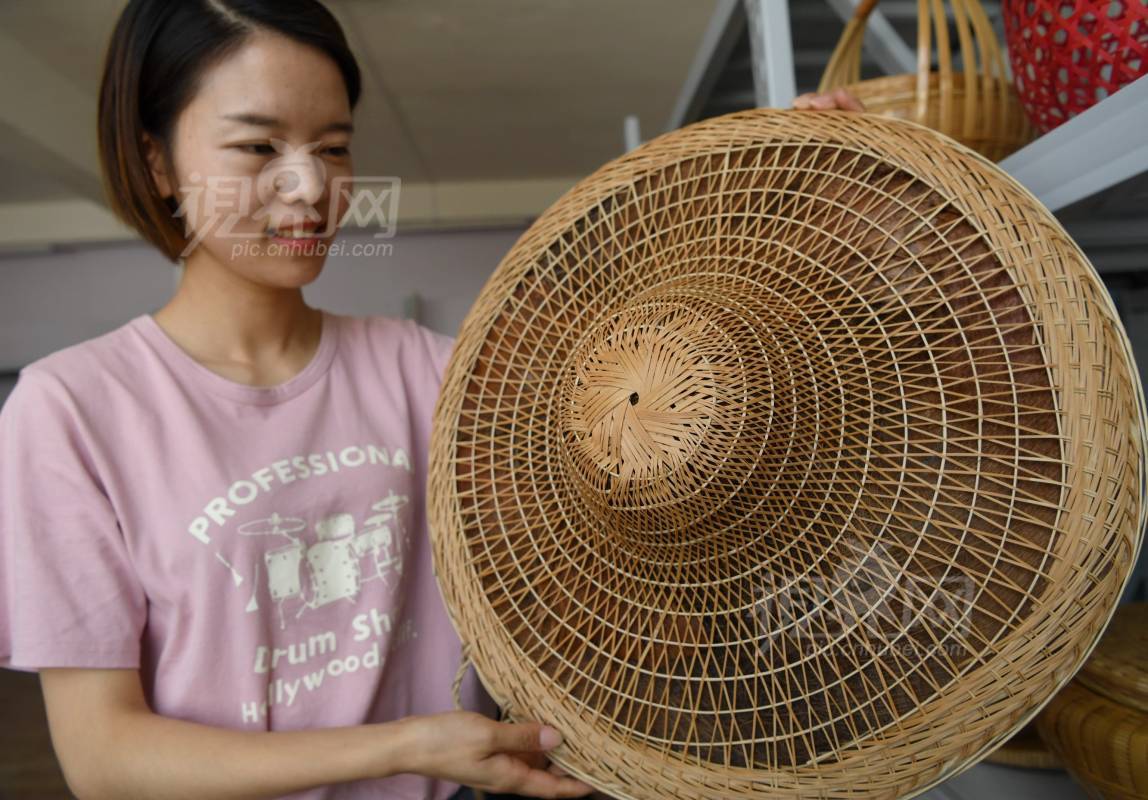 642733