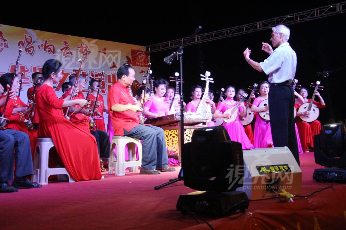 643284