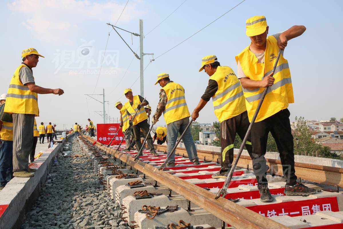 643840