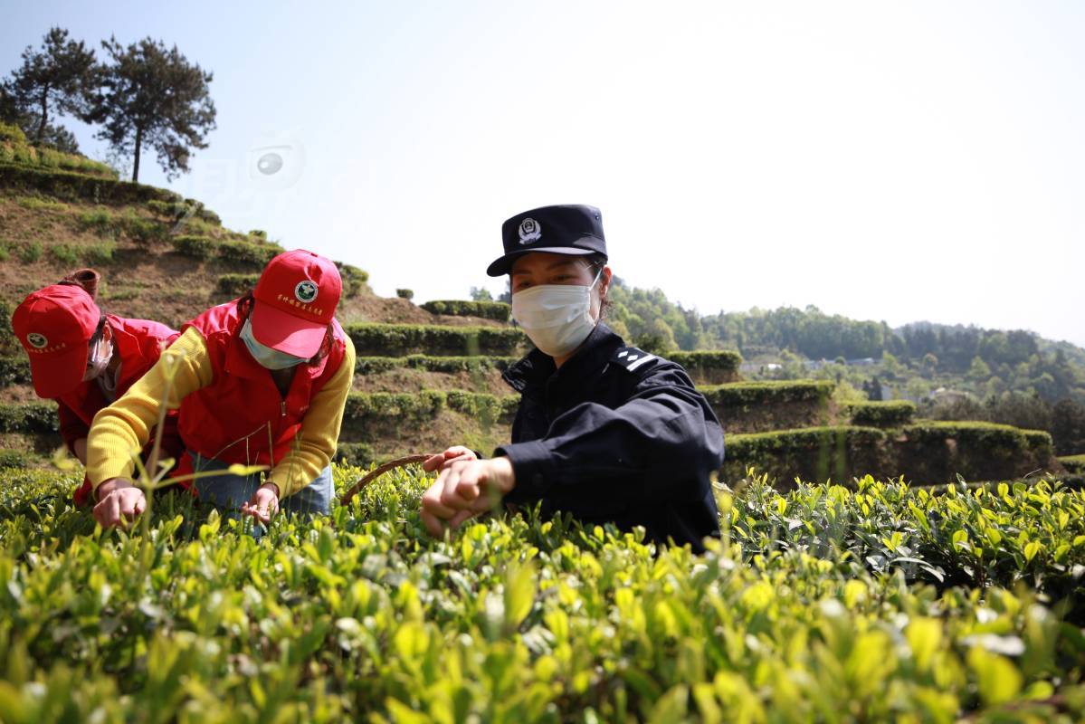669565