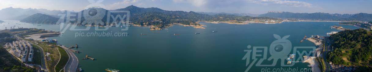 672951