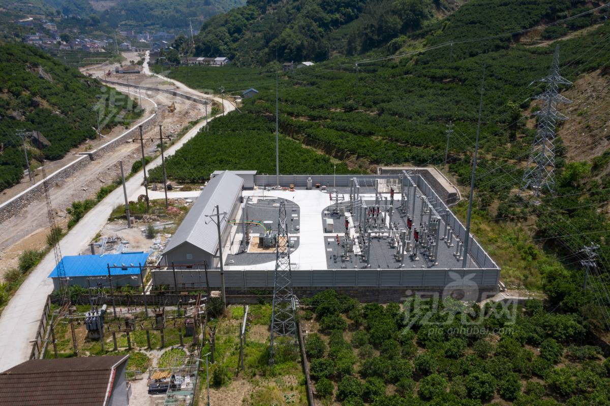 676716