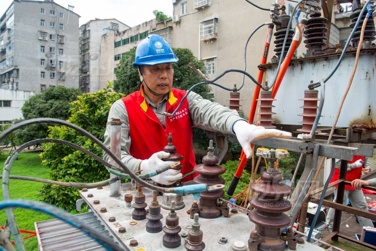 688732