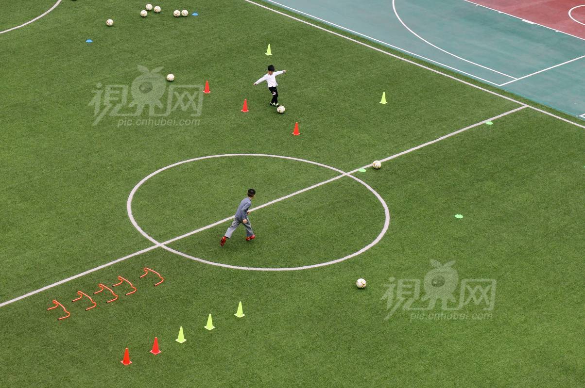 693225