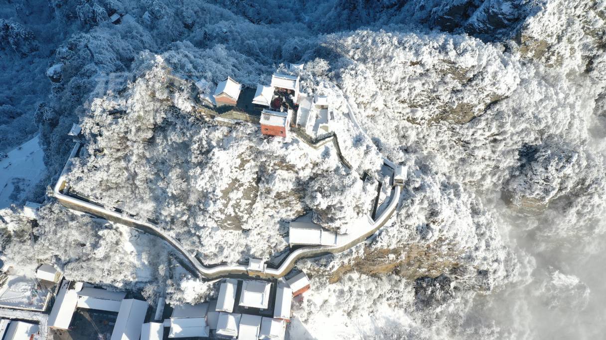 694940