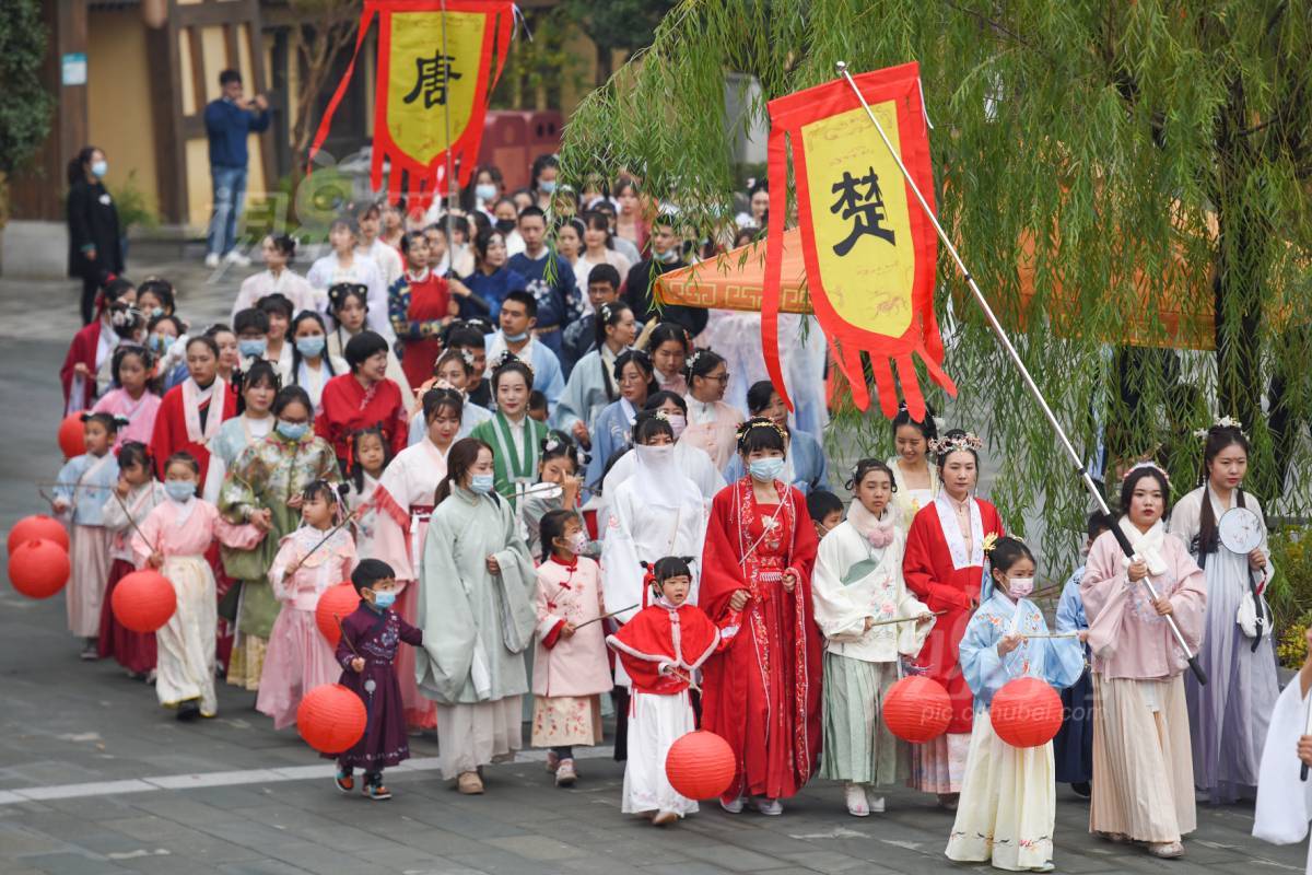 695106