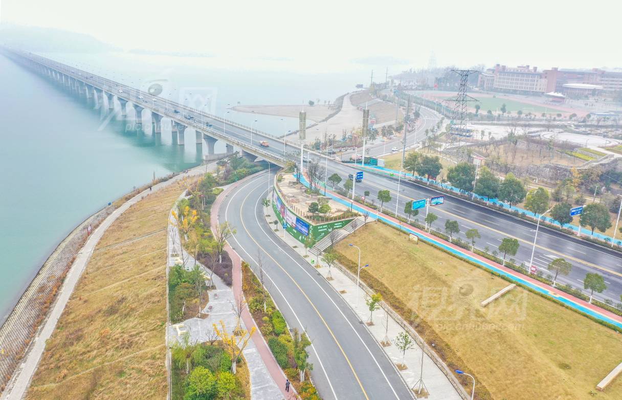 699850