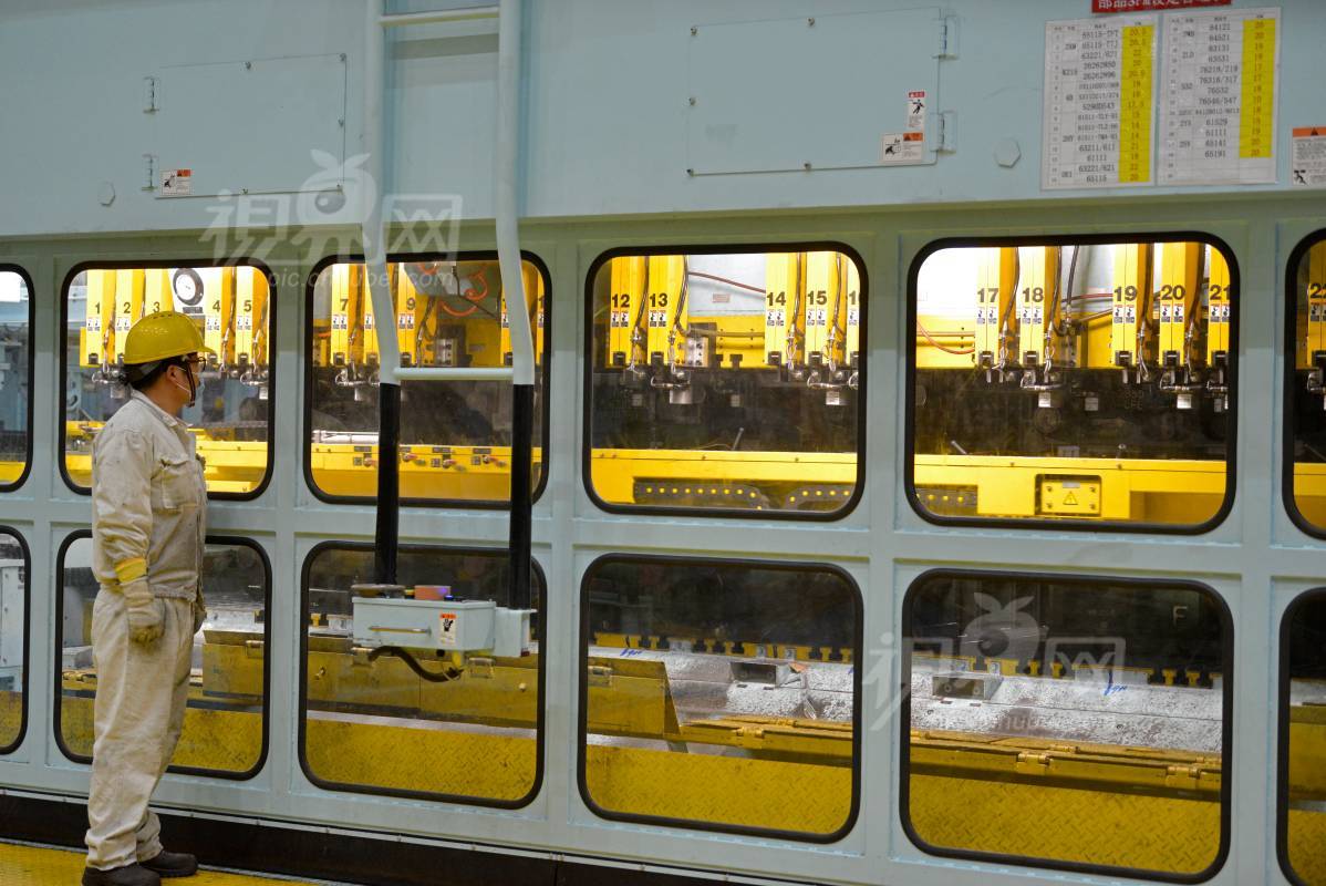 708463