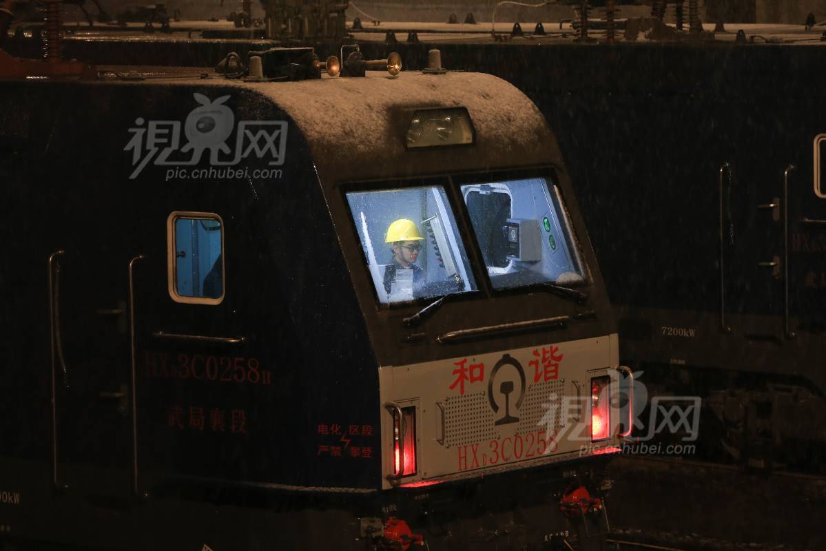 710445