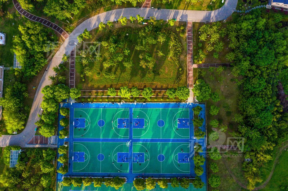725752