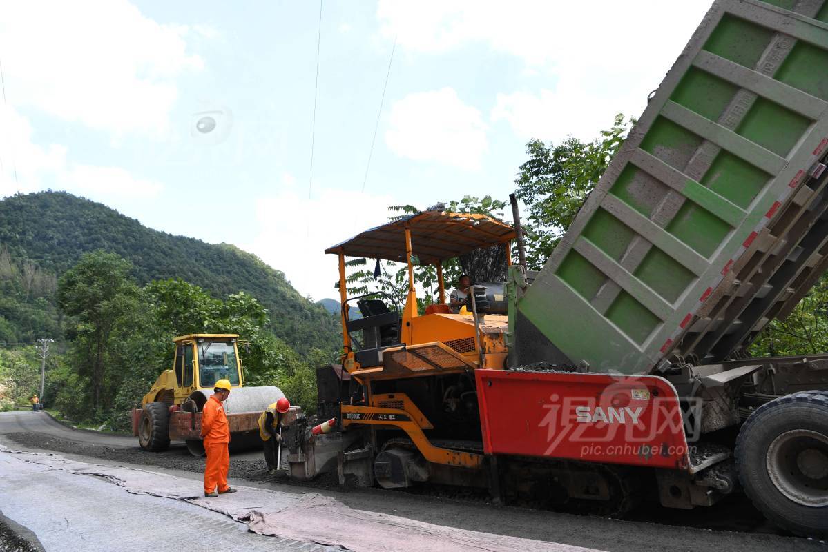 741045