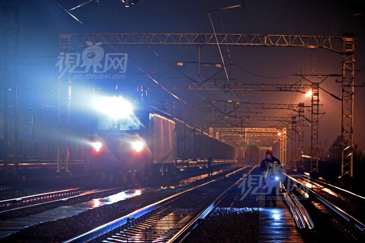 758438