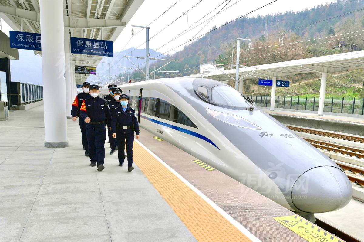 808834