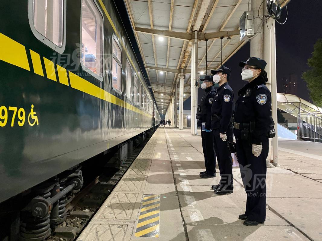 812839