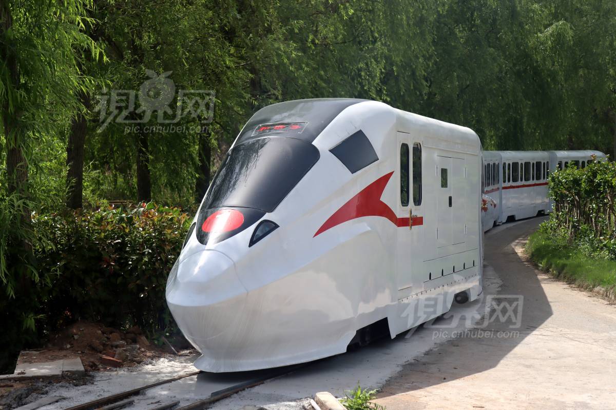 830373