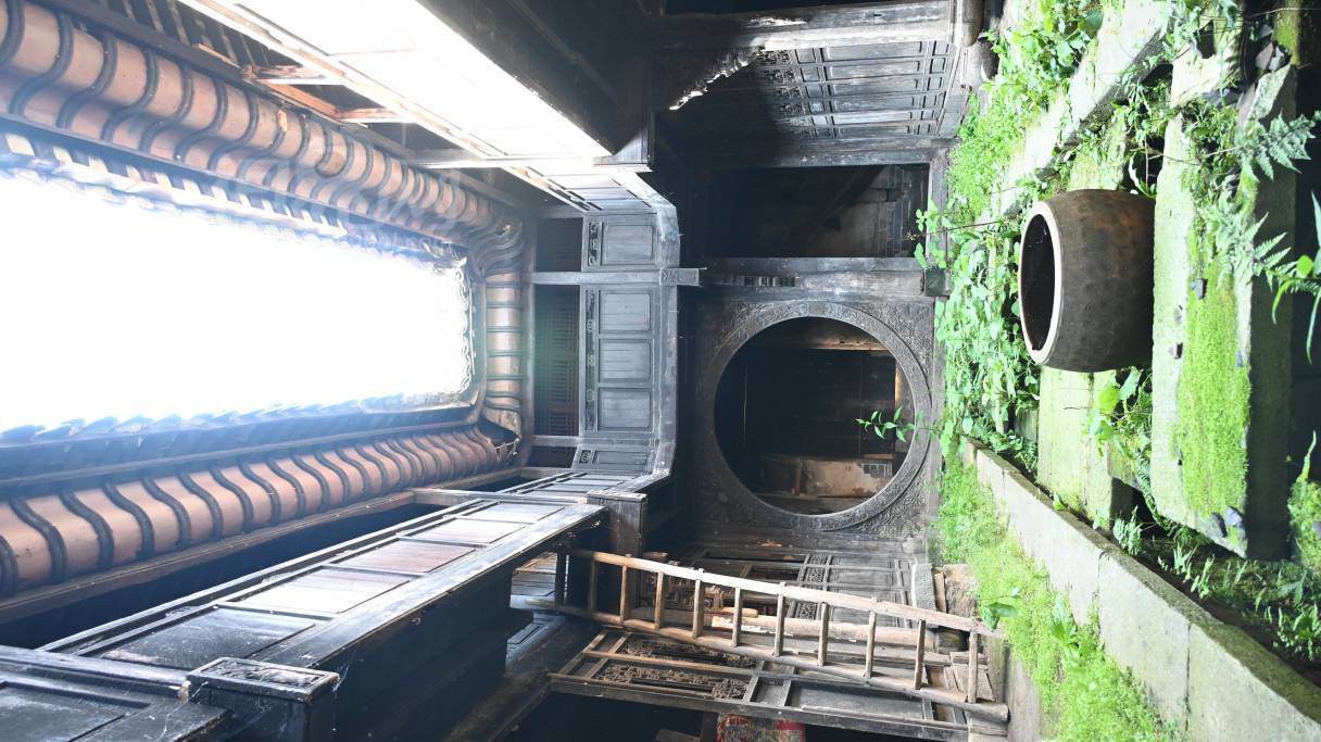 832024