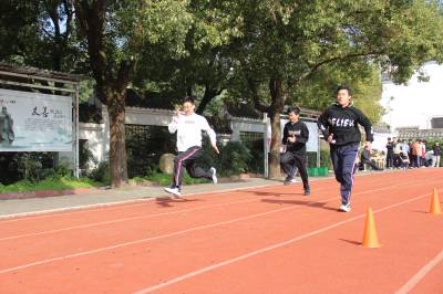 十堰：武当山中学2023秋季学生体育达标运动会成功举办