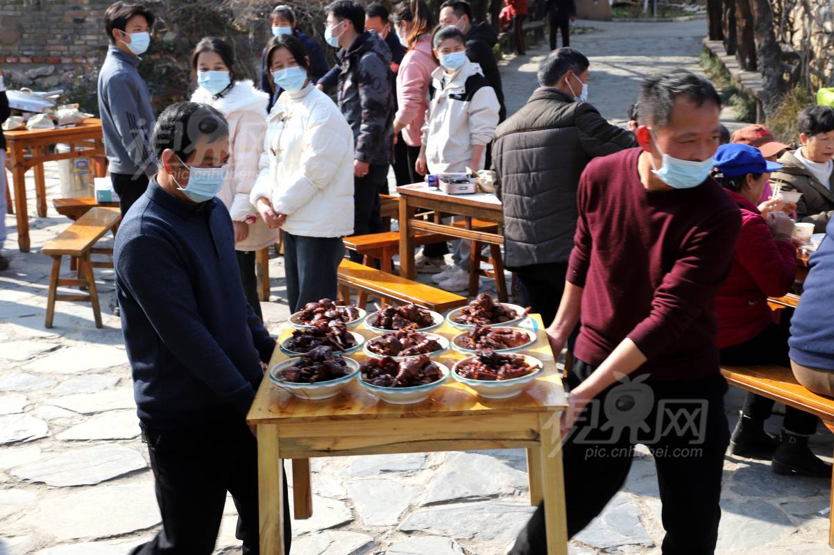 861919