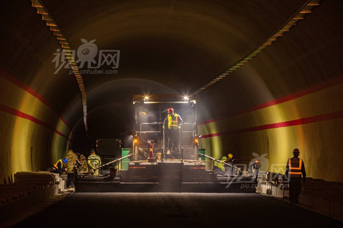 863061