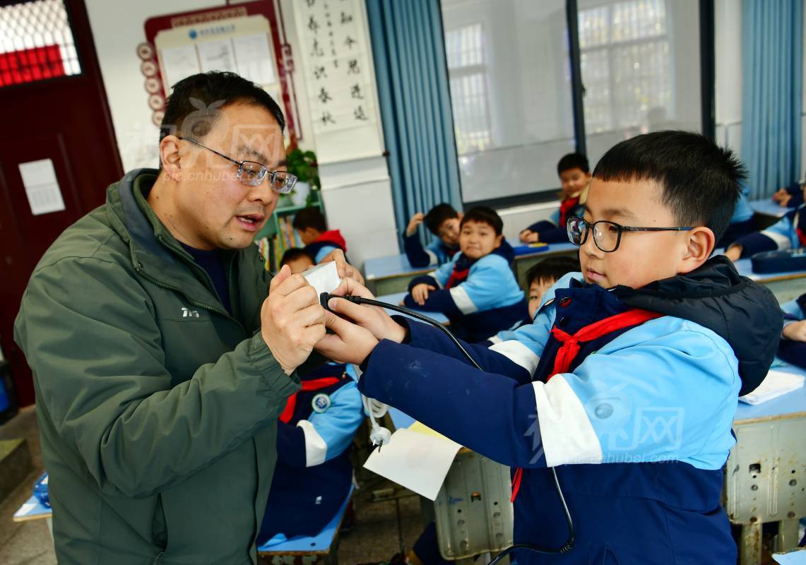 863501